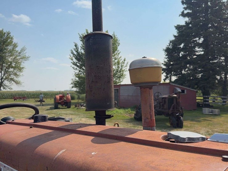 farmall-340-gas-with-loader-image-20