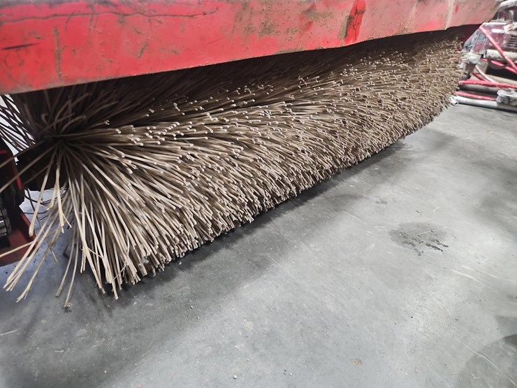 gravely-52"-broom-attachment-image-5