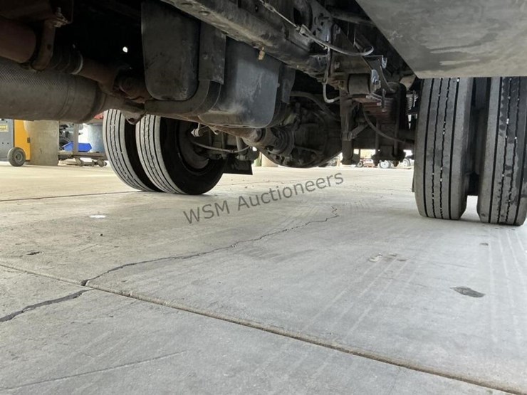 2011-ford-f550-image-27