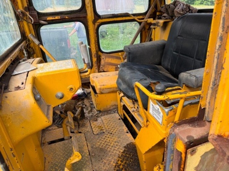 caterpillar-d6c-image-17