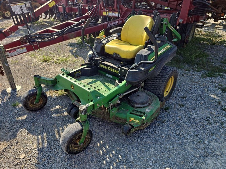 john-deere-la-image-1