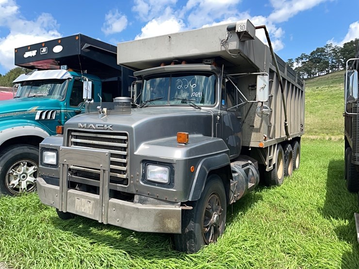 1992-mack-dump-truck-vn:1m2p264c8nm010691-image-1