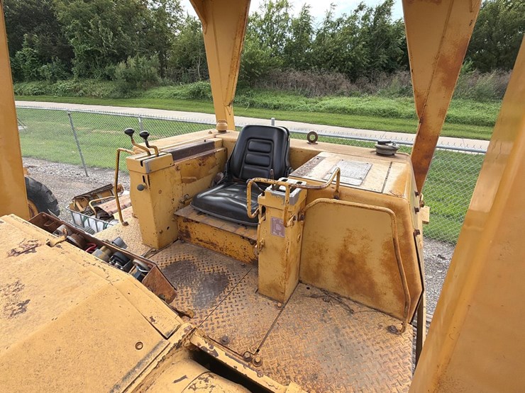 caterpillar-977-image-15