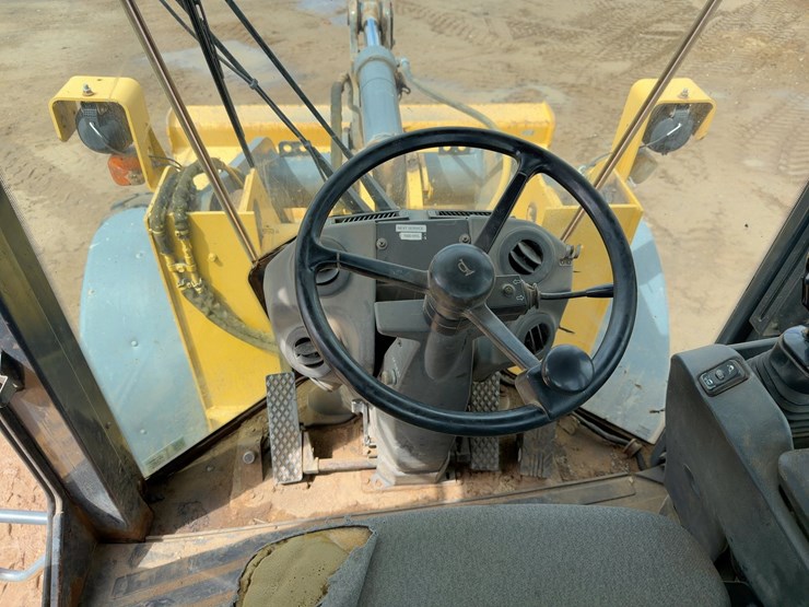 2009-deere-544k-image-25