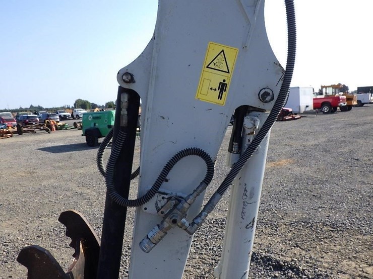 takeuchi-tb240-image-28