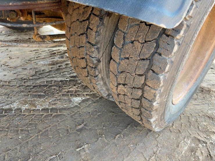 2017-ford-f550-xl-image-14