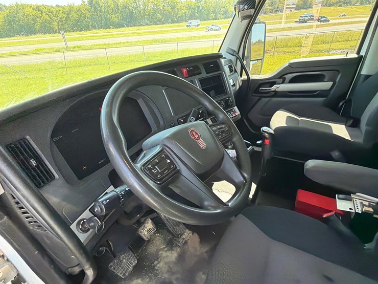 2023-kenworth-t880-image-20