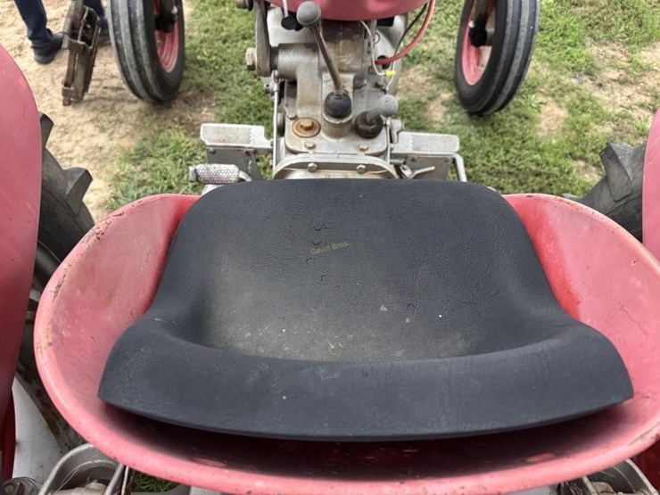 massey-ferguson-65-image-12