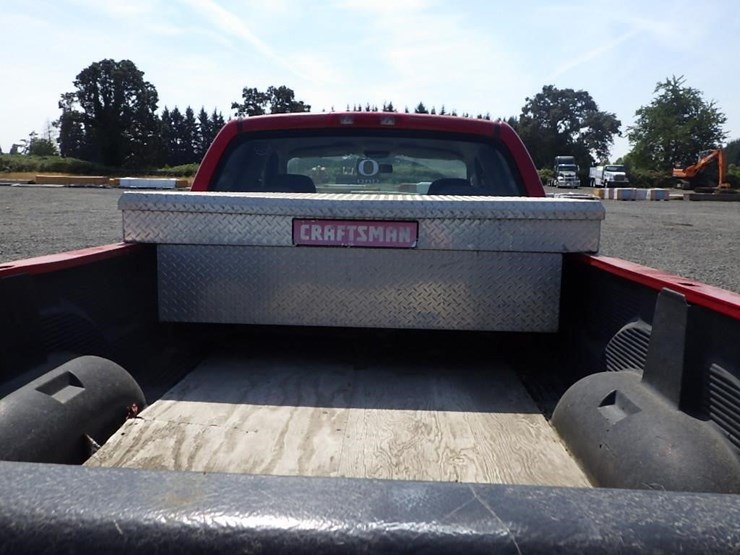2004-dodge-2500-image-15