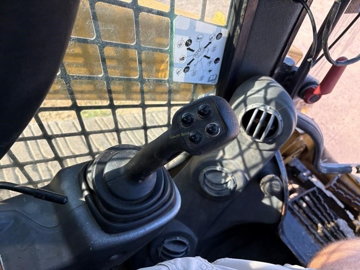 2017-caterpillar-287-image-15