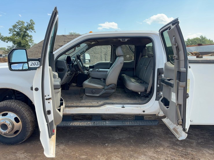 2017-ford-f350-xl-image-24