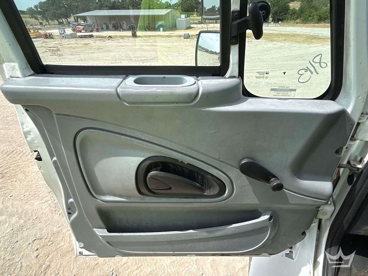 2006-international-durastar-4300-image-12