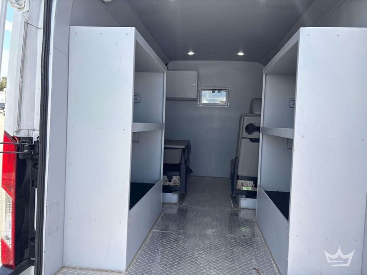 2022-ford-transit-image-18