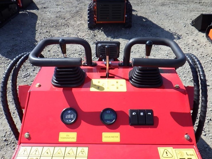 2026-sdlool-323tz-skid-steer-loader-image-11