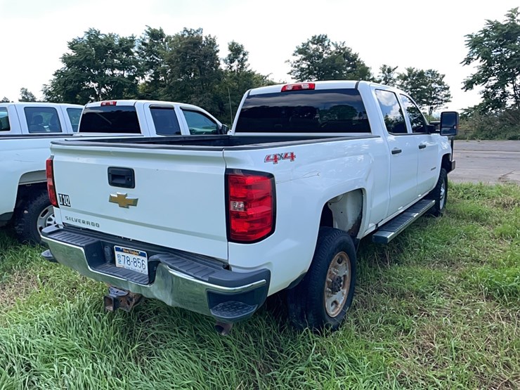 2017-chevrolet-2500hd-image-3