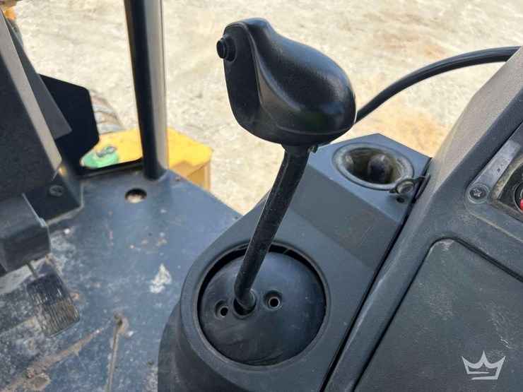 2018-deere-310l-image-11