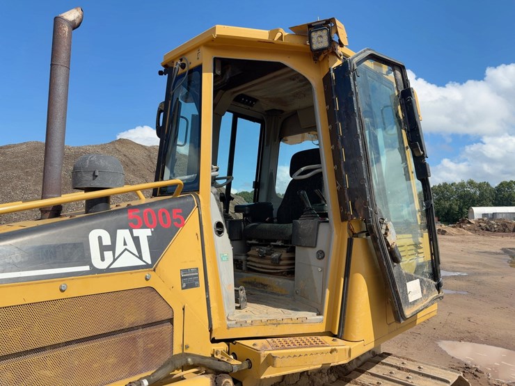 2004-caterpillar-d5g-xl-image-31