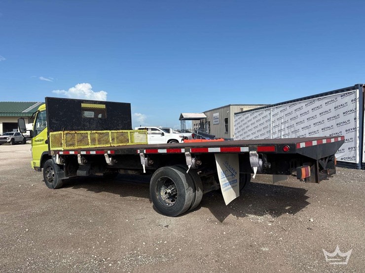 2007-mitsubishi-fuso-fe85d-image-3