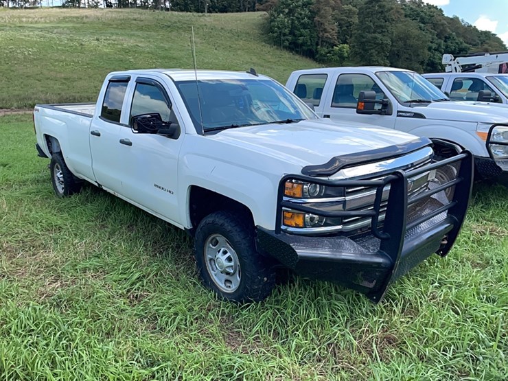 2016-chevrolet-2500hd-image-2