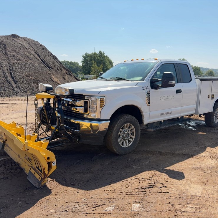 2019 FORD F350STX UTILITY TRUCK