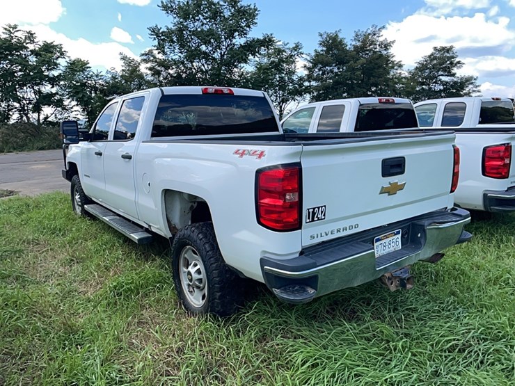 2017-chevrolet-2500hd-image-4