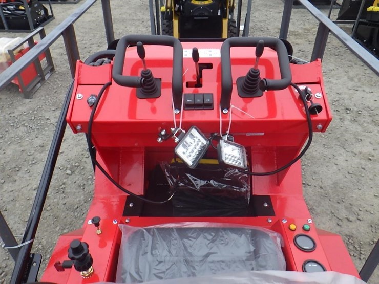2026-agt-sda-140t-skid-steer-tracked-loader-image-11