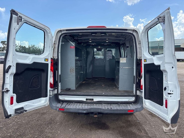 2017-ford-transit-image-11