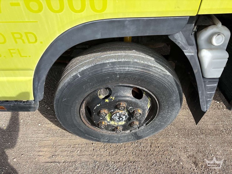 2007-mitsubishi-fuso-fe85d-image-22