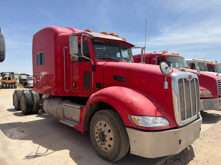 2009-peterbilt-386-image-3
