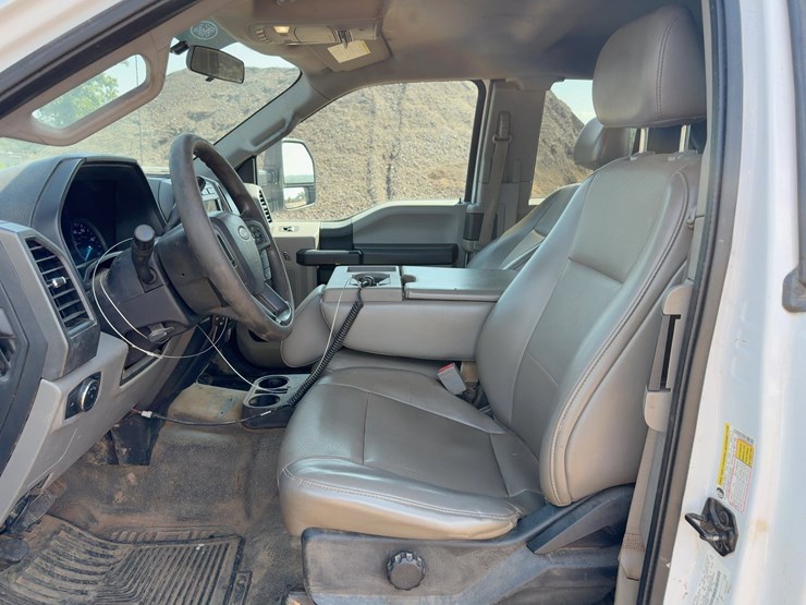 2019-ford-f350stx-utility-truck-image-27