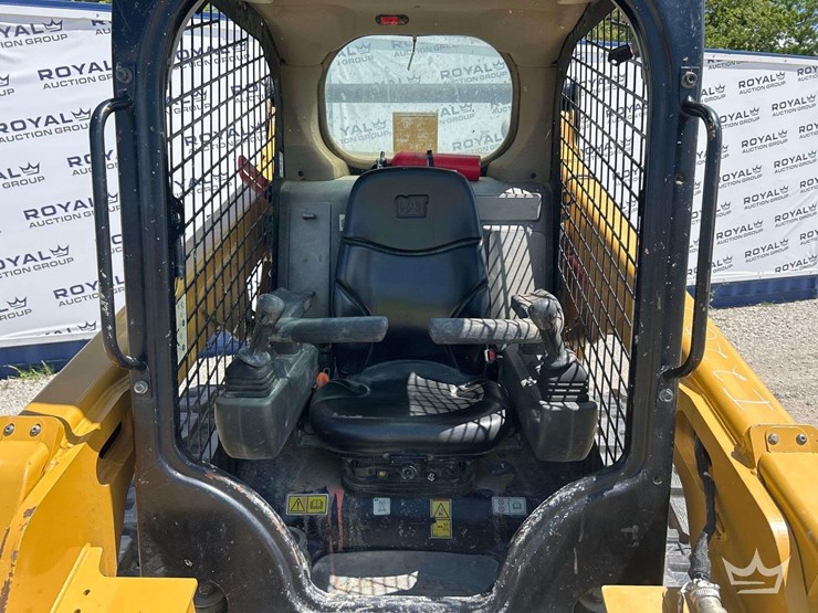 2023-caterpillar-259d3-image-10