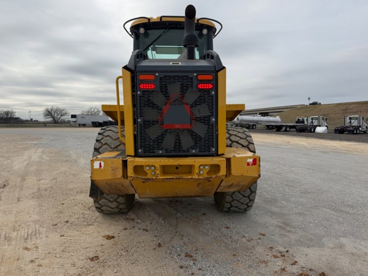 2018-deere-544k-image-5