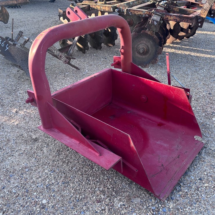 #970 • 3PTH DIRT SCOOP