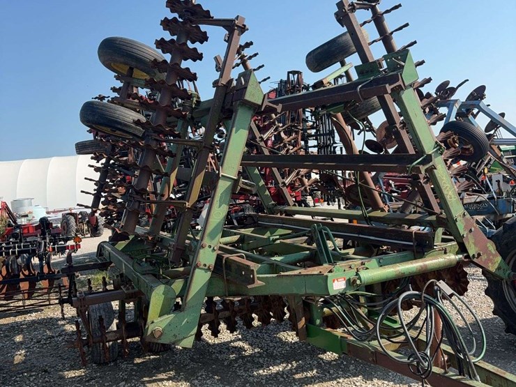 john-deere-325-image-3