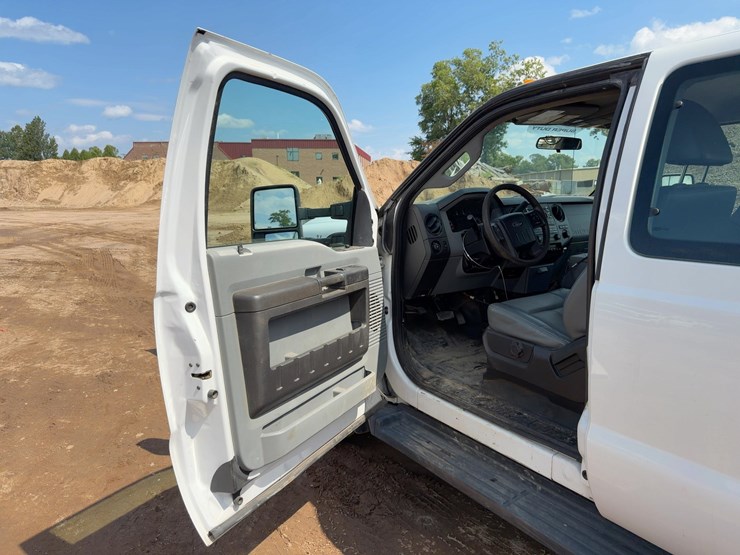 2016-ford-f350-xl-image-26