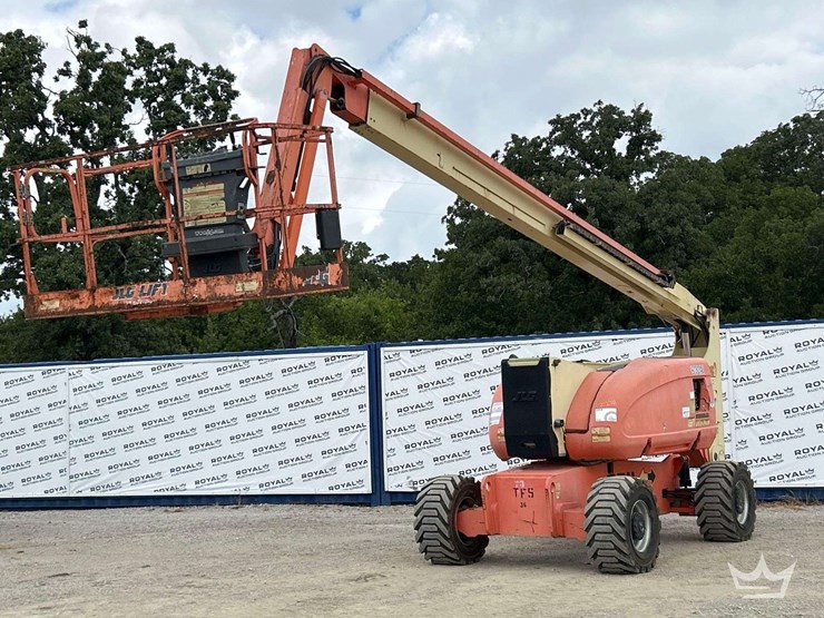 2008-jlg-800aj-image-1