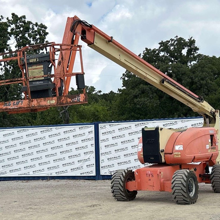 2008 JLG 800AJ