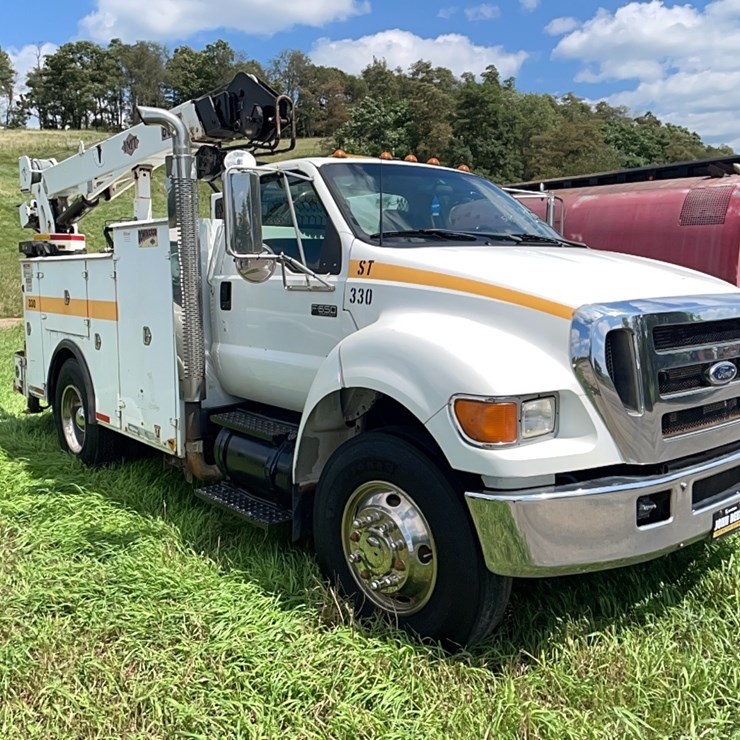 2005 FORD F650
