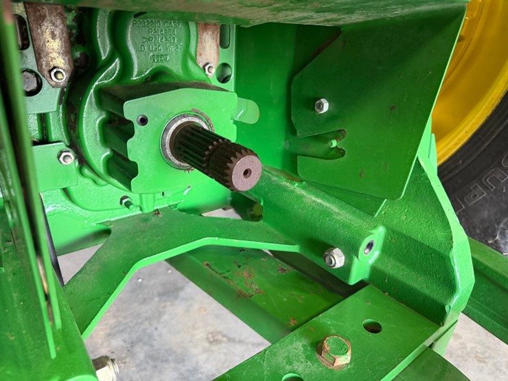 2011-john-deere-8285r-image-29