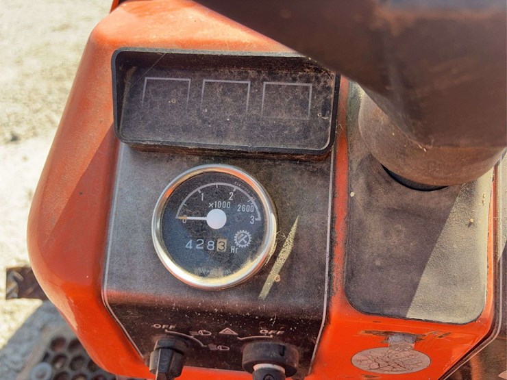 kubota-b8200-image-17