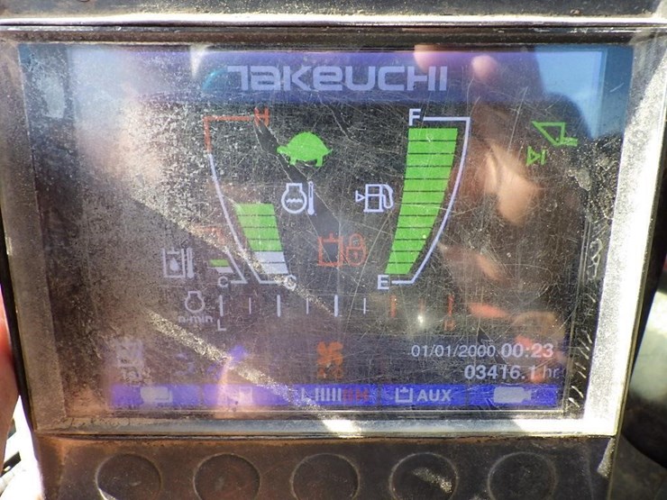 takeuchi-tl10v2-image-34