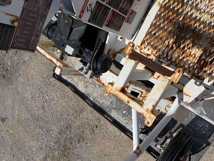 2016-freightliner-m2-106-image-26