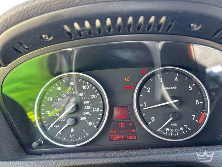 2011-bmw-x5-image-17