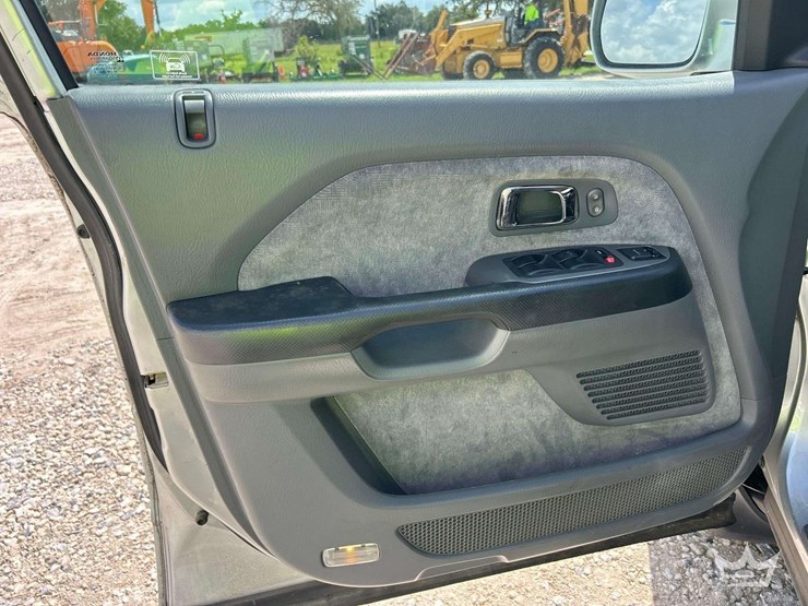 2004-honda-pilot-image-14