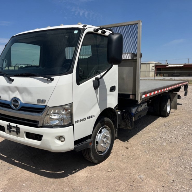 2016 HINO 195