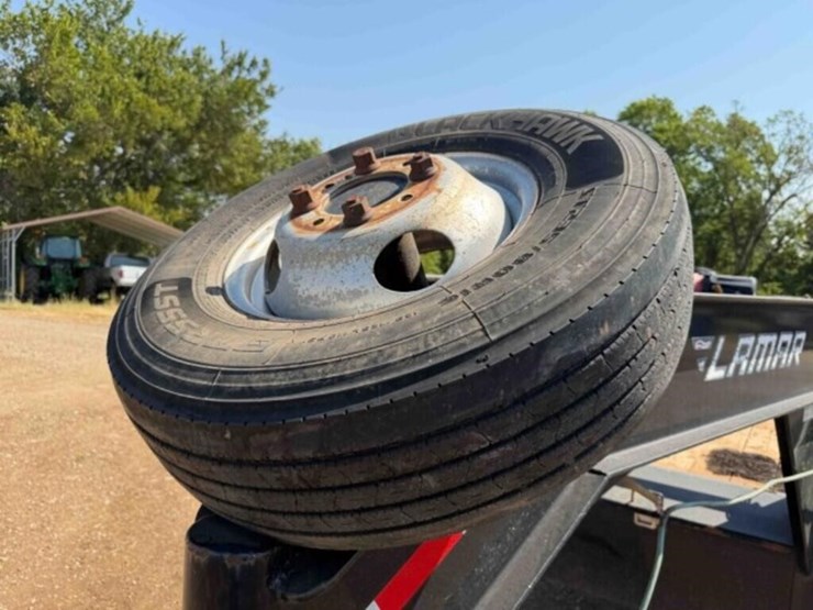 2018-lamar-gooseneck-flatbed-trailer-image-22