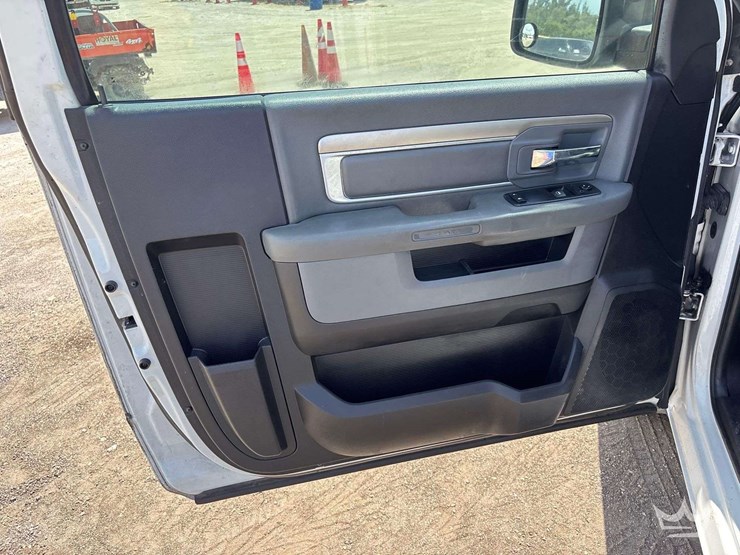 2013-dodge-1500-image-10