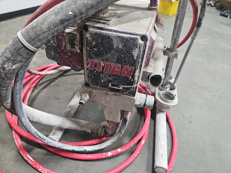 titan-440i-airless-paint-sprayer-image-4