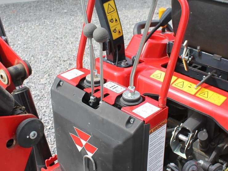 massey-ferguson-gc1725m-image-8
