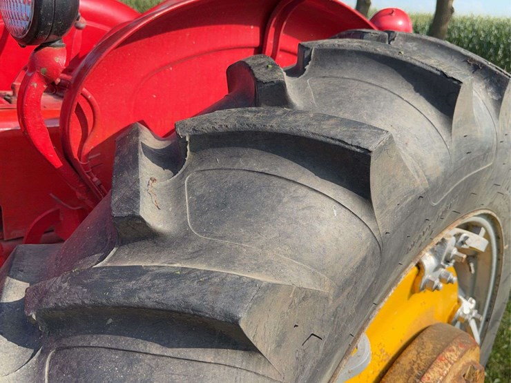 massey-ferguson-444-image-42